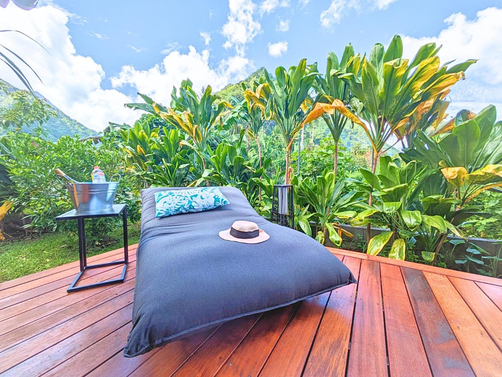 Natura Om Teahupoo Surf Lodge Toanoano Exteriör bild